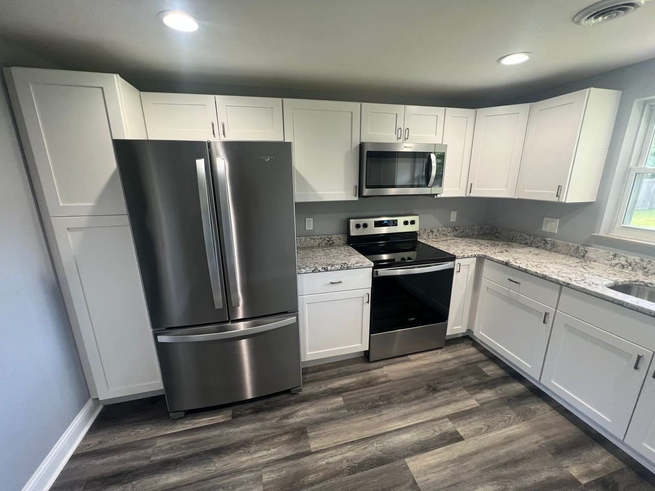 1179 Linda Ln - Photo 4 of 16