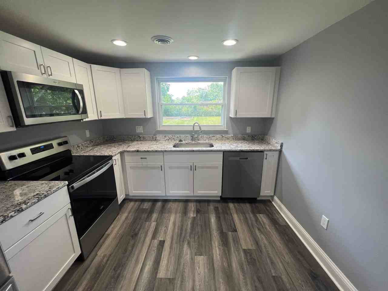 1179 Linda Ln - Photo 5 of 16