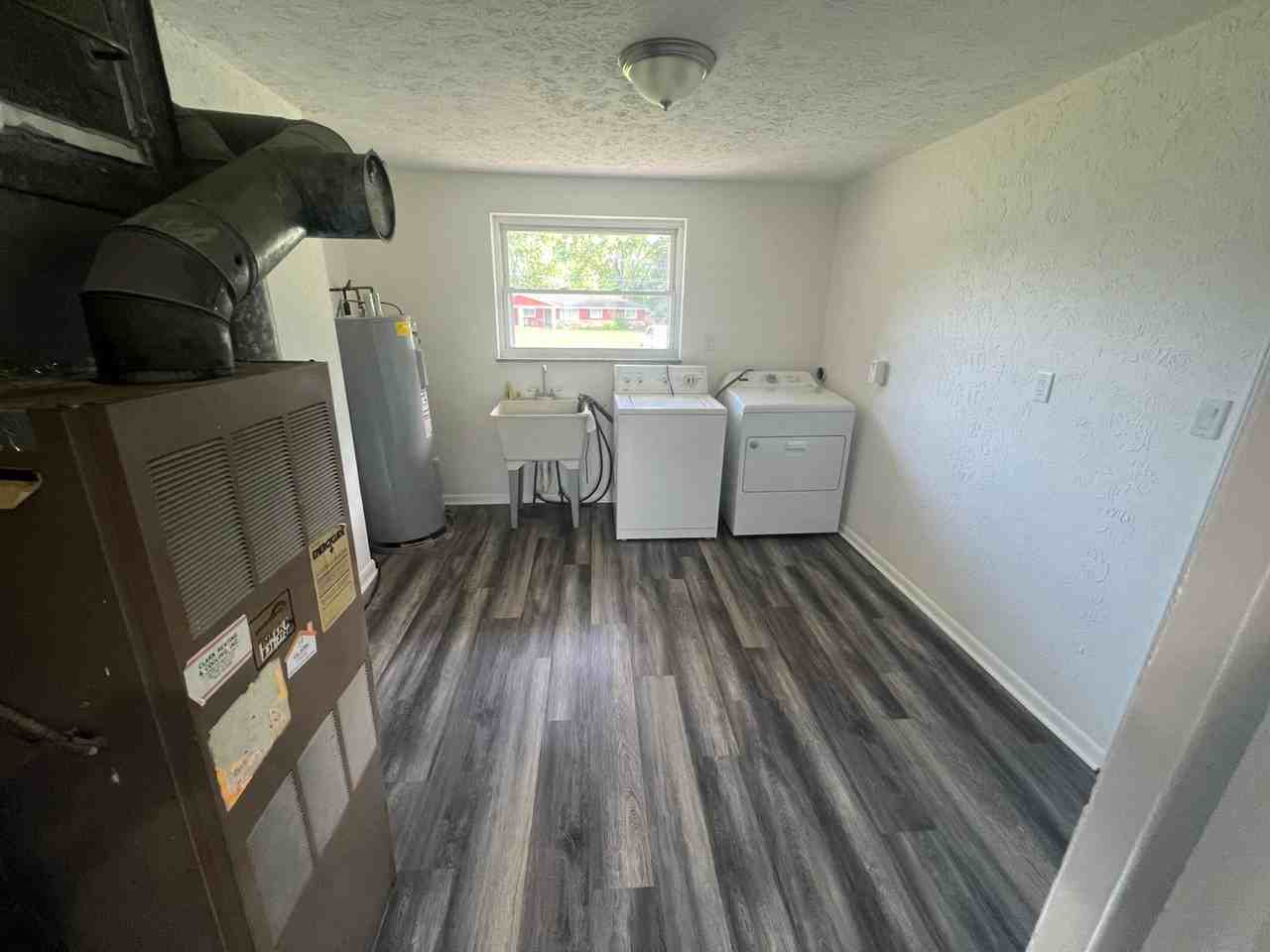 1179 Linda Ln - Photo 6 of 16