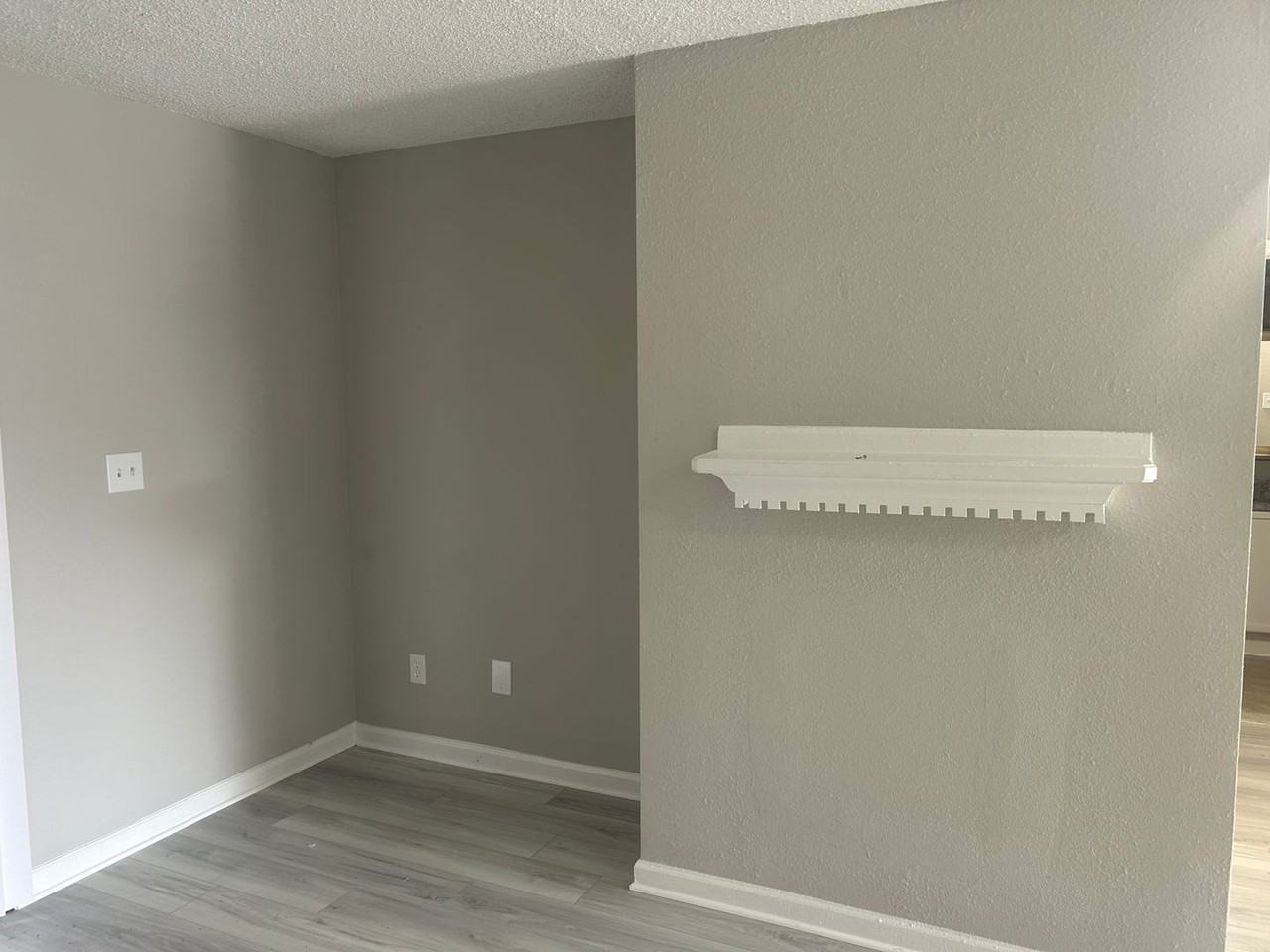 415 Kentucky Dr - Photo 3 of 6