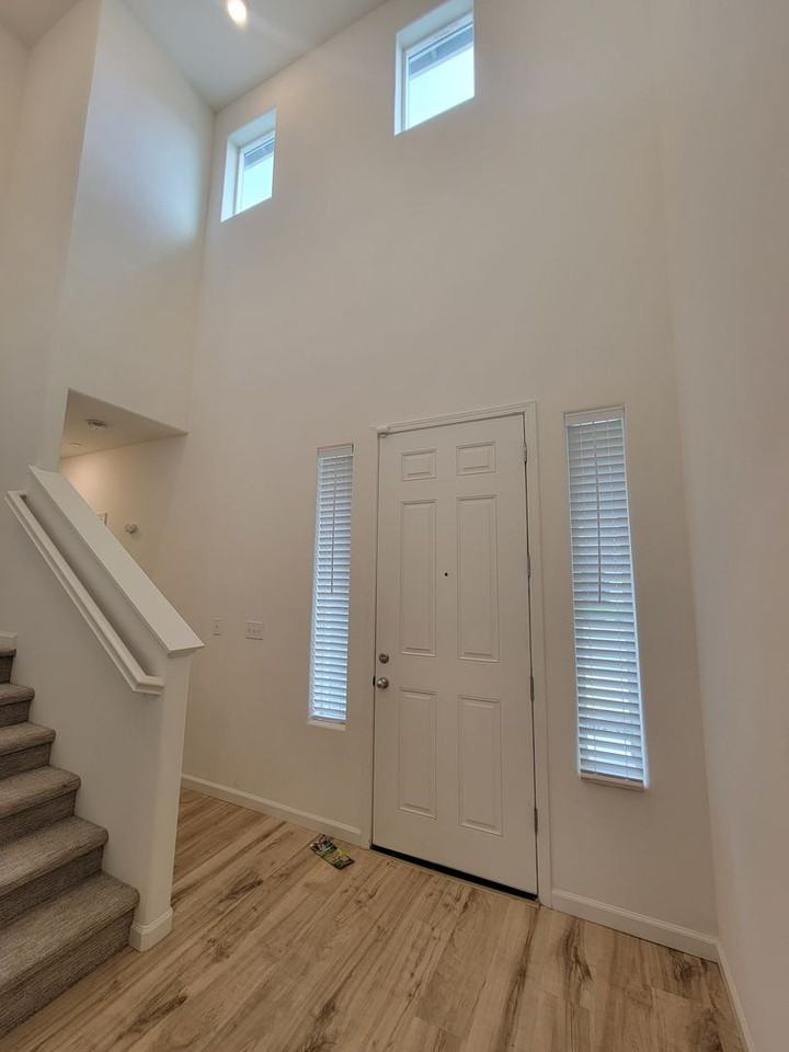 2225 S Vista St - Photo 3 of 39
