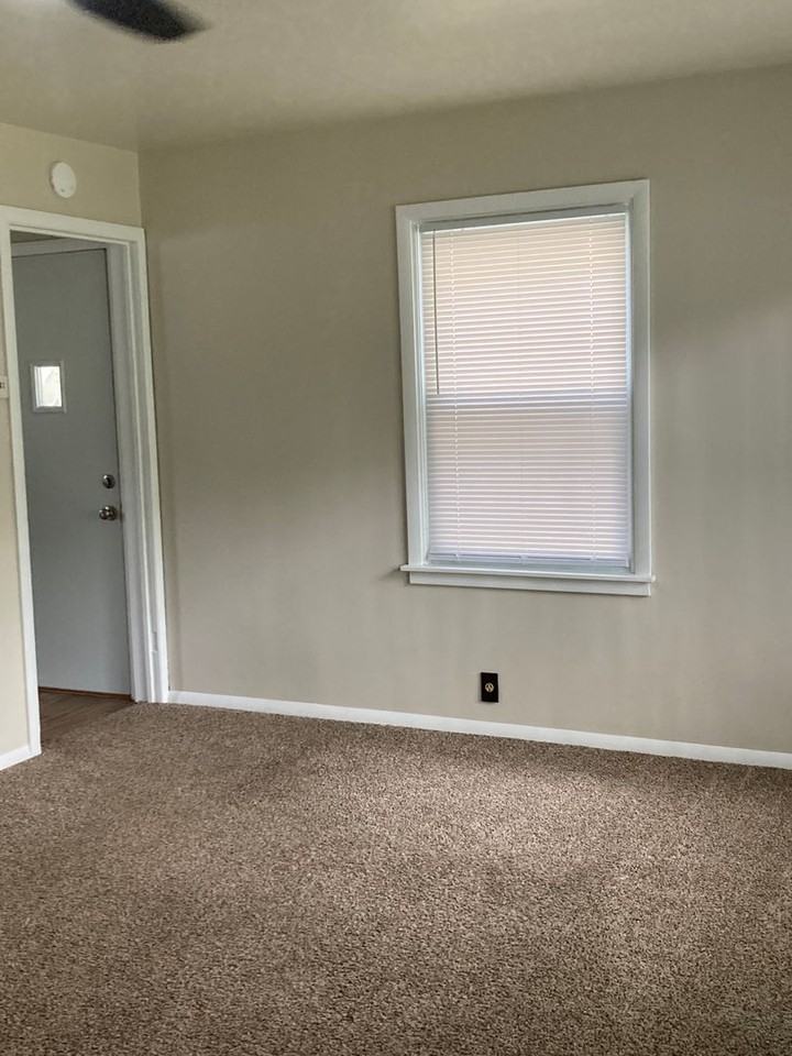 2207 S Grant St - Photo 3 of 16