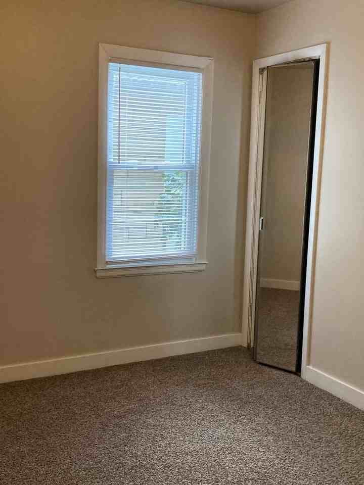 2207 S Grant St - Photo 5 of 16