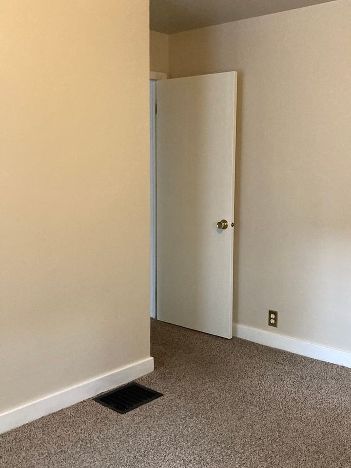 2207 S Grant St - Photo 6 of 16