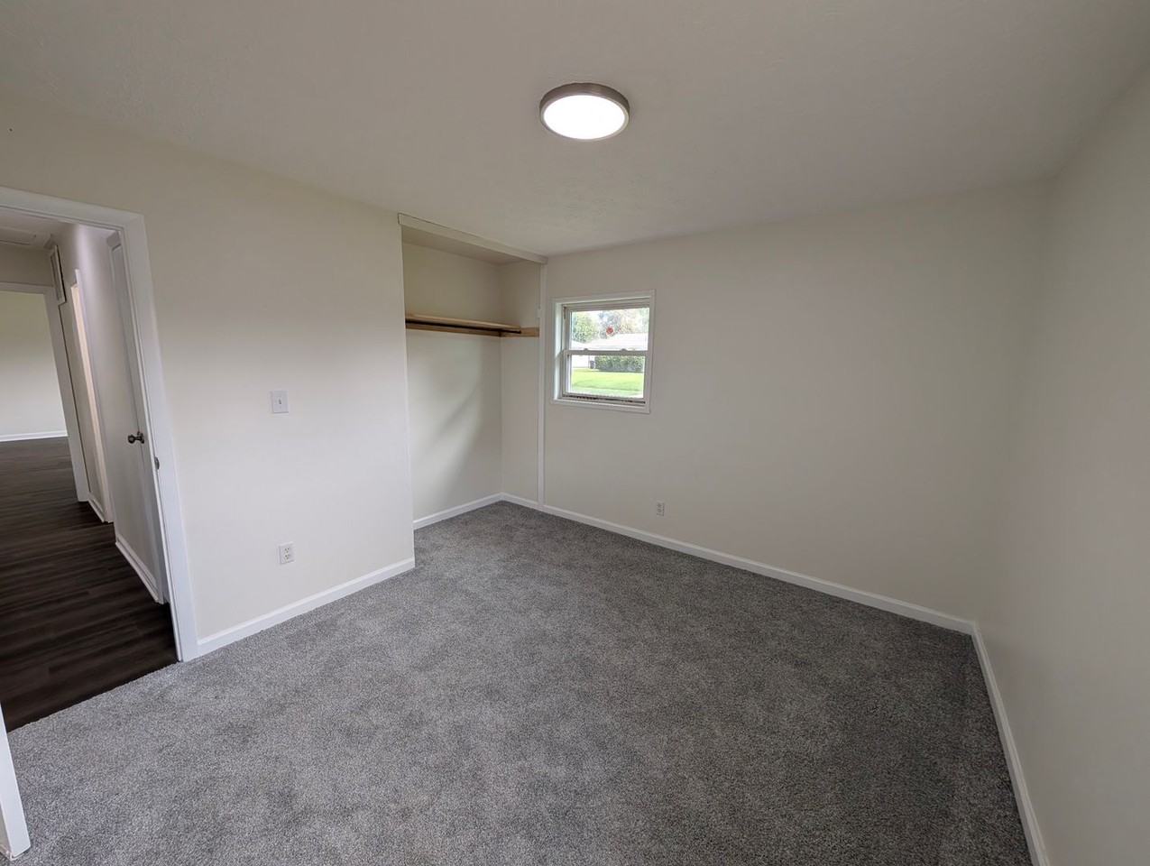 1055 Cottingham Rd - Photo 7 of 10