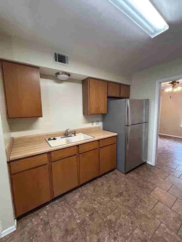 2209 S Hartford Cv - Photo 4 of 16