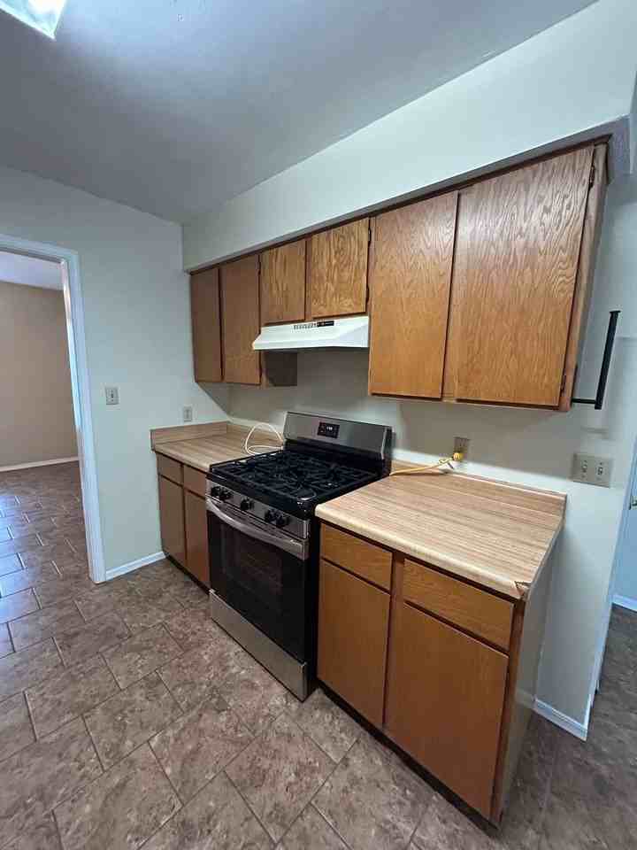 2209 S Hartford Cv - Photo 5 of 16