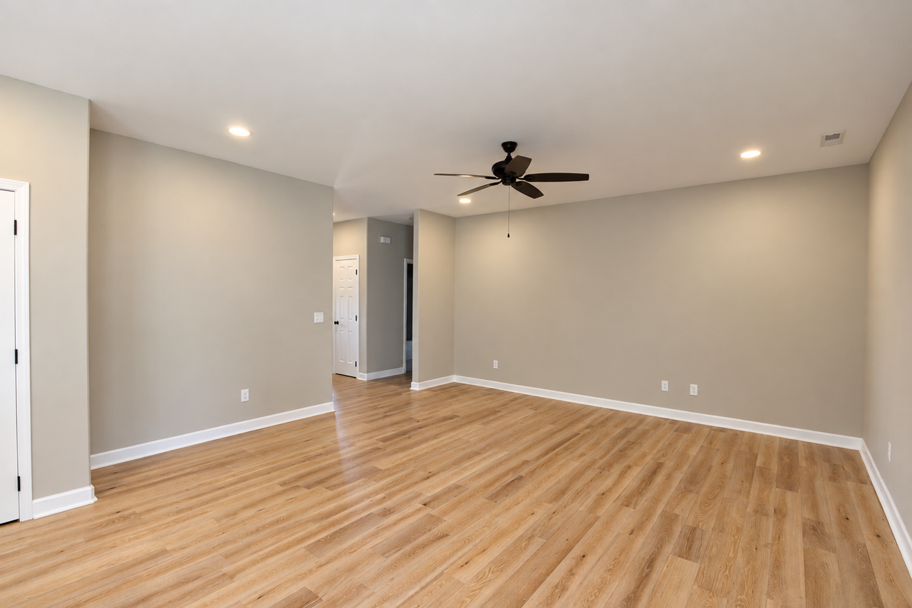 1407 Brook Hill Dr - Photo 4 of 25