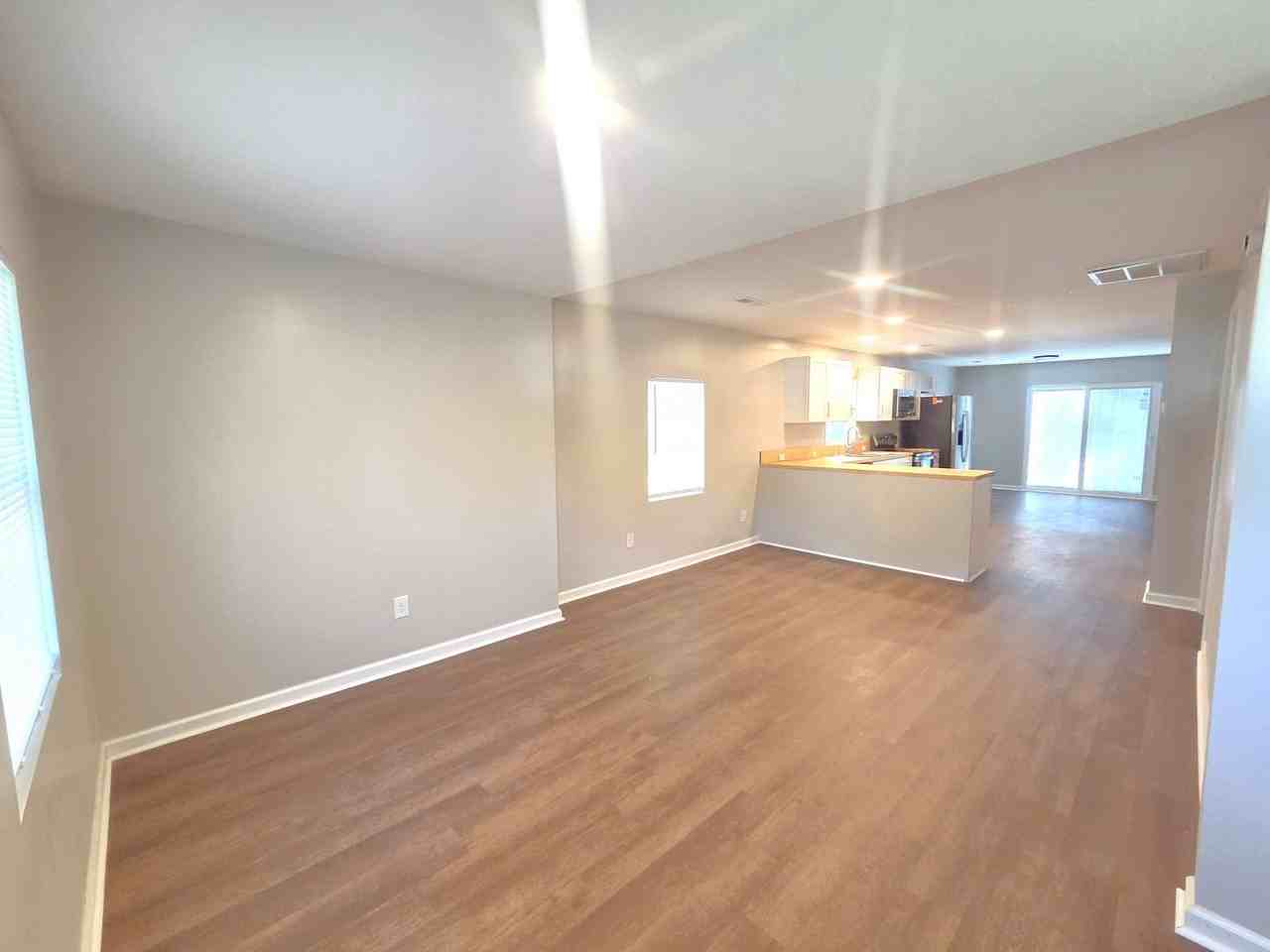 5888 Centerville Rd - Photo 3 of 18