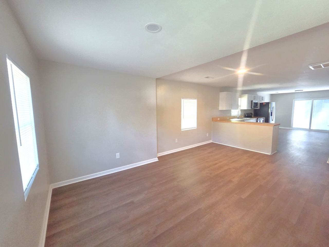 5888 Centerville Rd - Photo 4 of 18