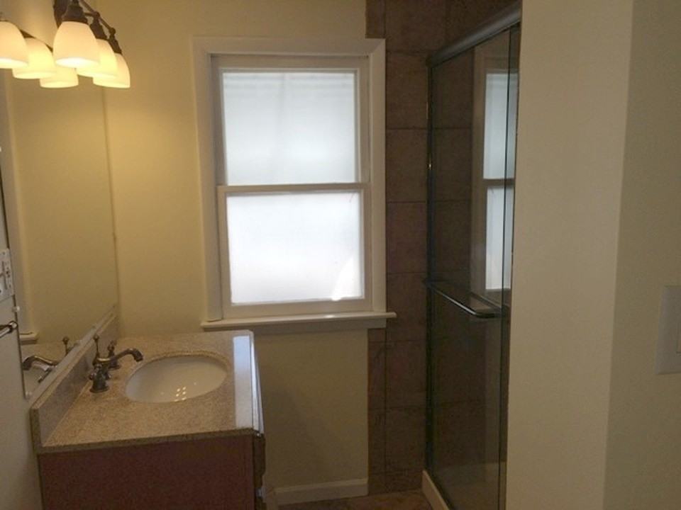 2339 Northgate Ave - Photo 3 of 10