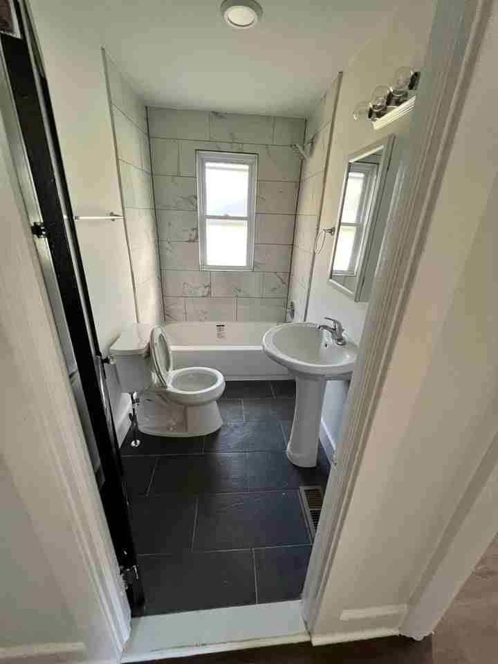 2145 S Delaware Dr - Photo 3 of 9