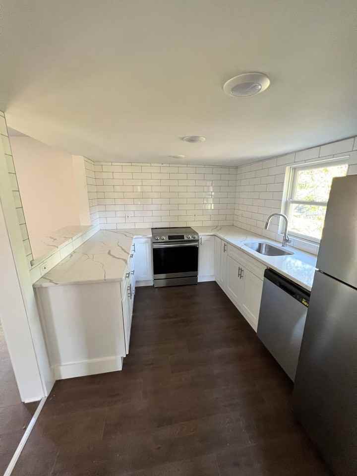 2145 S Delaware Dr - Photo 5 of 9
