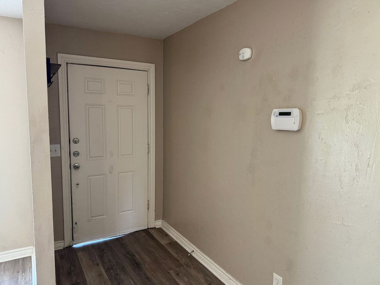 4604 Stanford Ave - Photo 2 of 35