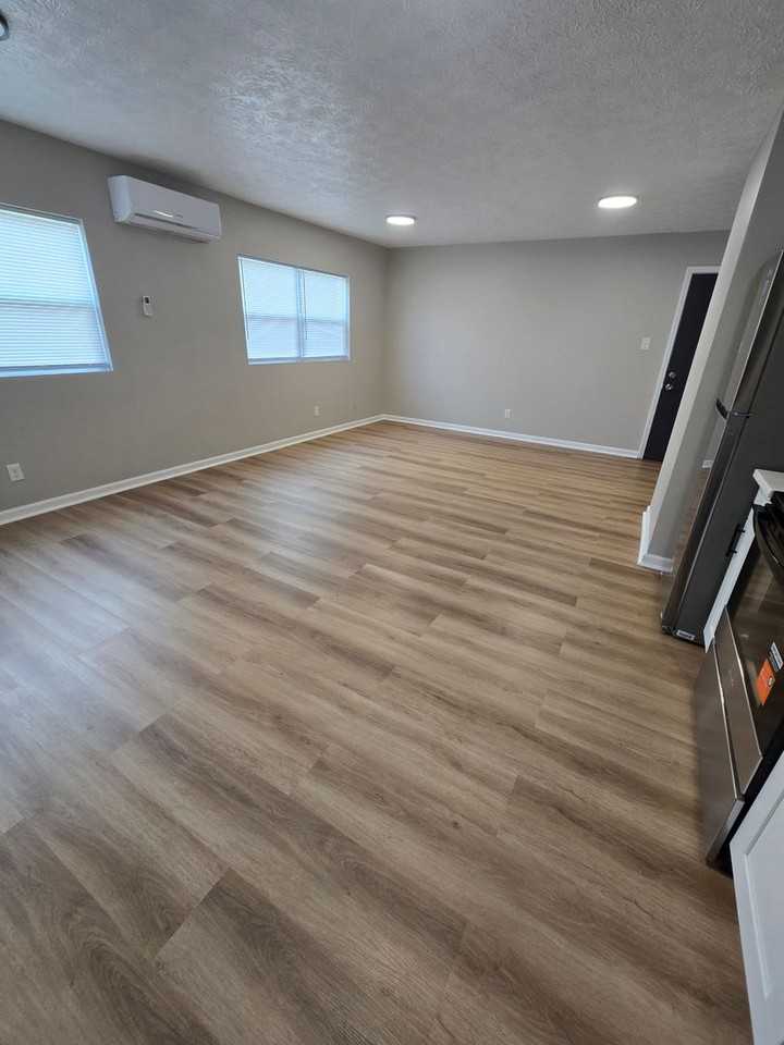 261 E Southern Ave #261-10 - Photo 3 of 11