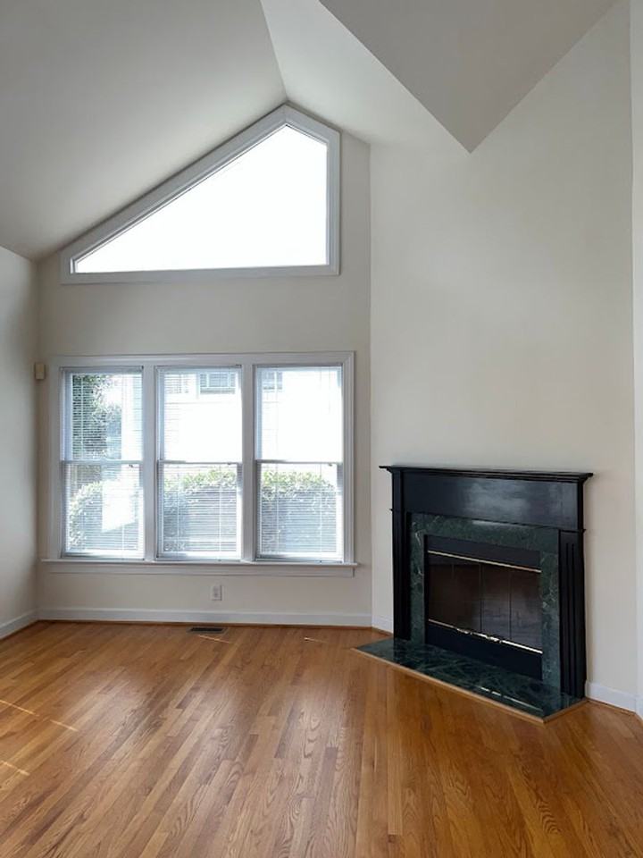 202 Columbia Pl W - Photo 5 of 34