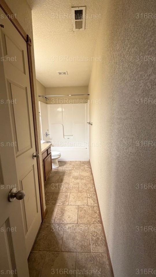 314 Columbia St - Photo 7 of 11