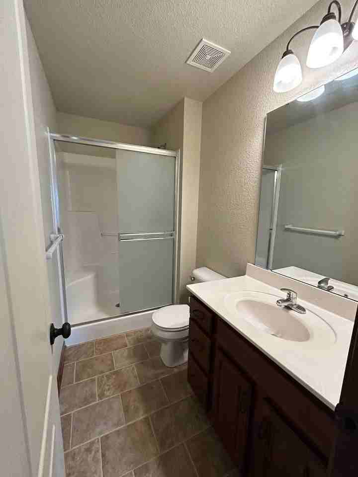 3 Bed | 2 Bath | 1 car garage single level duplex in Blue Springs; Lee’s Summit Schools - Photo 3 of 8