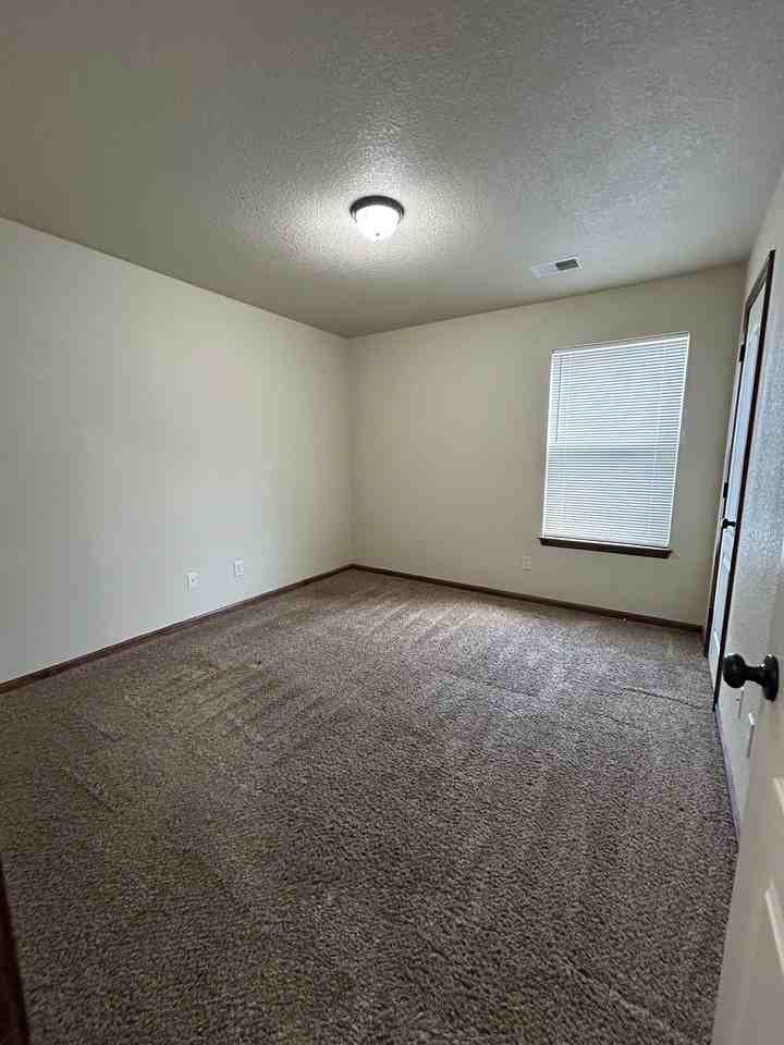 3 Bed | 2 Bath | 1 car garage single level duplex in Blue Springs; Lee’s Summit Schools - Photo 4 of 8