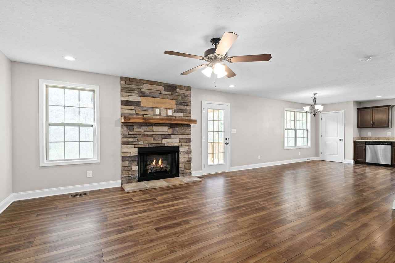 1709 Rains Rd - Photo 4 of 25