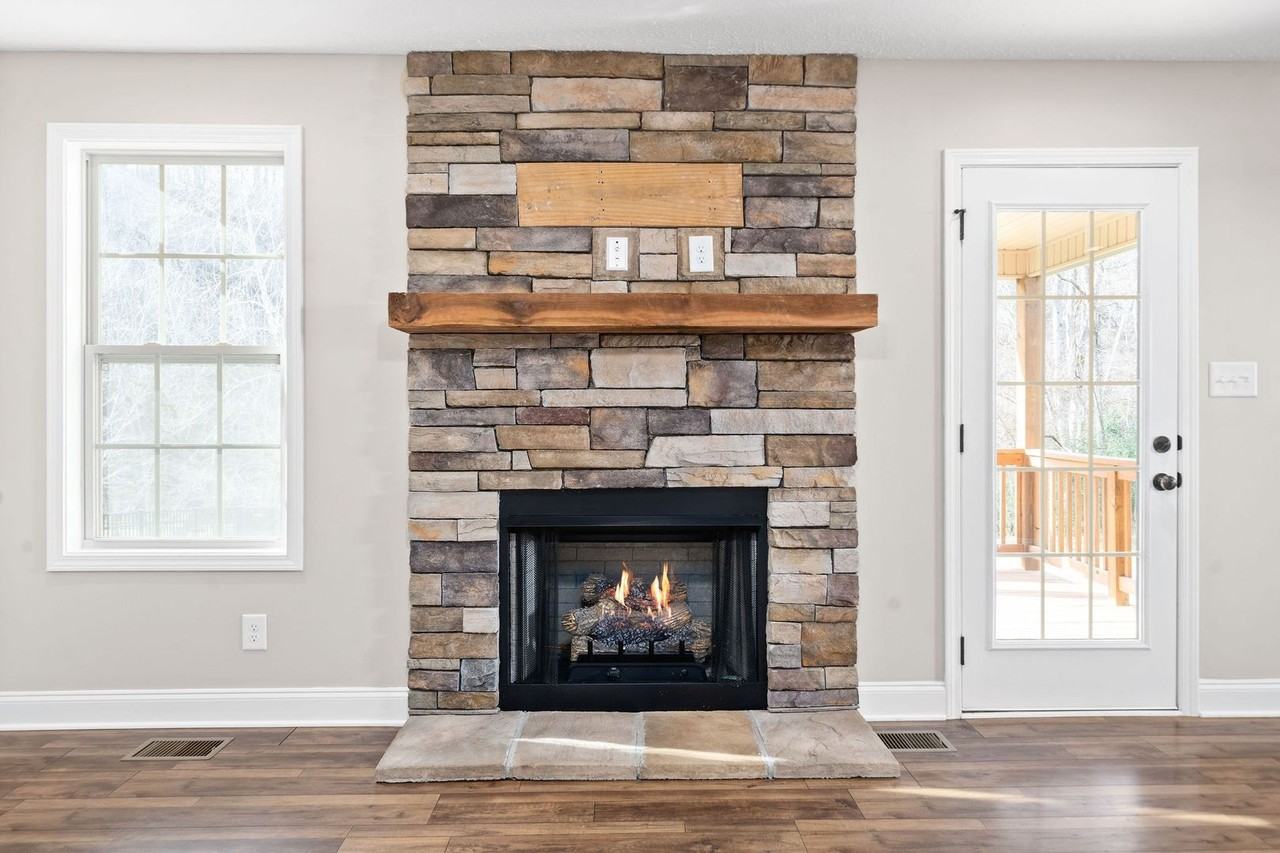 1709 Rains Rd - Photo 6 of 25