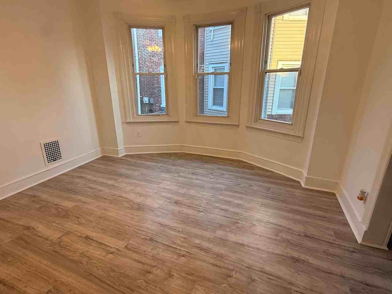 39 Walnut St - Photo 6 of 18