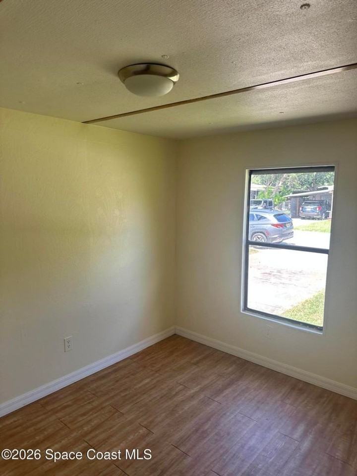 4810 Lake Michigan Ave - Photo 5 of 16