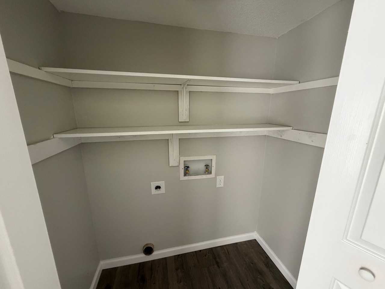 611 Walker Rd - Photo 4 of 8
