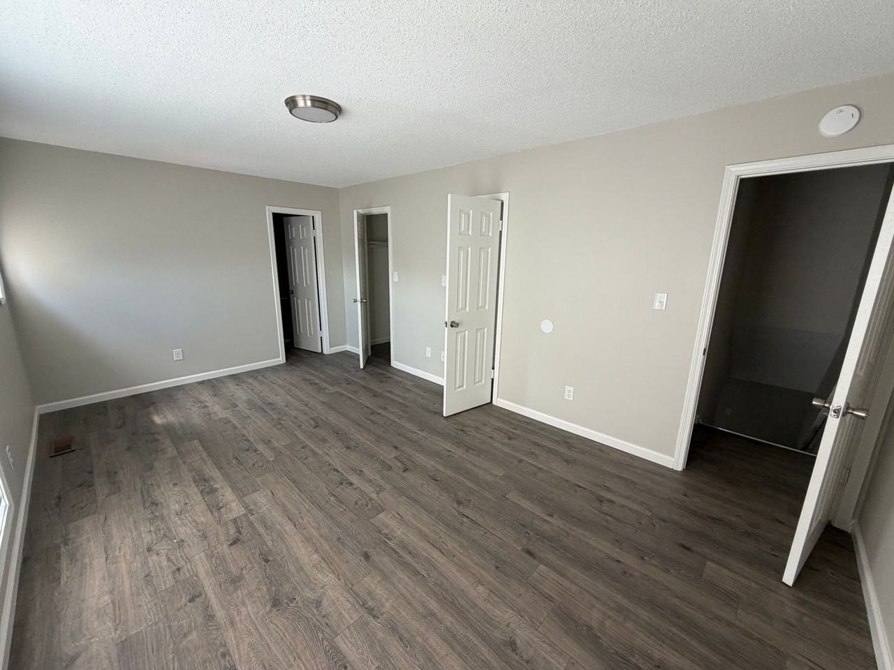 611 Walker Rd - Photo 5 of 8