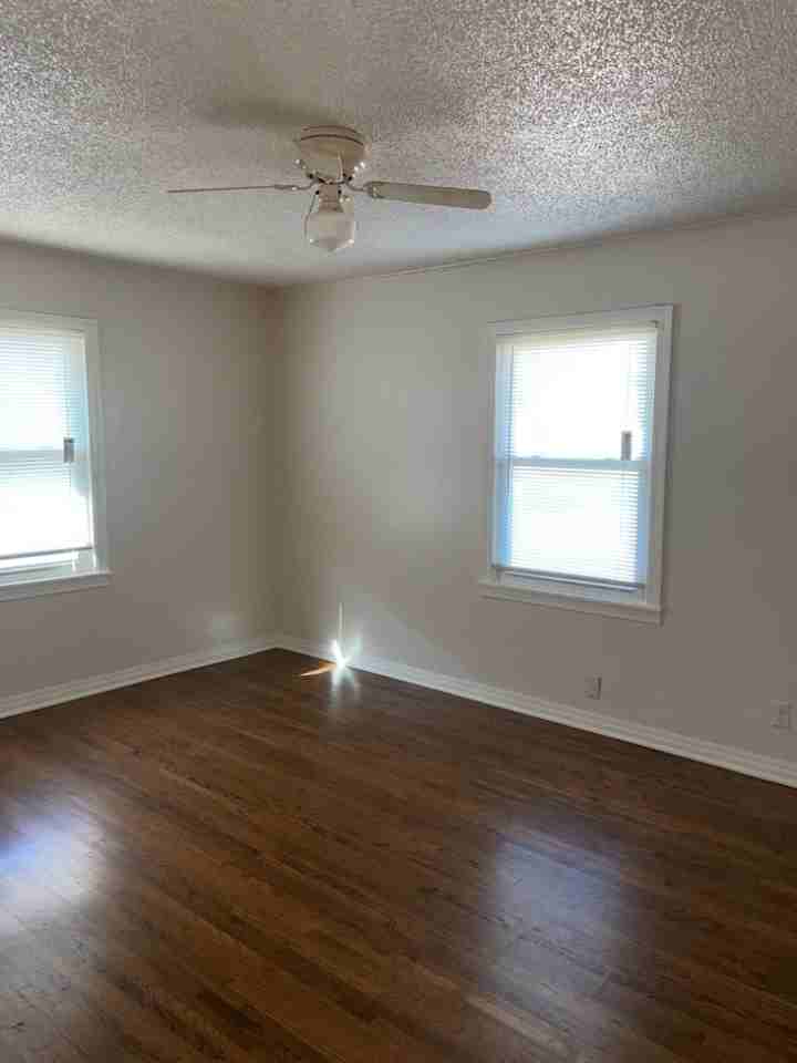 319 W 48th St N - Photo 6 of 11