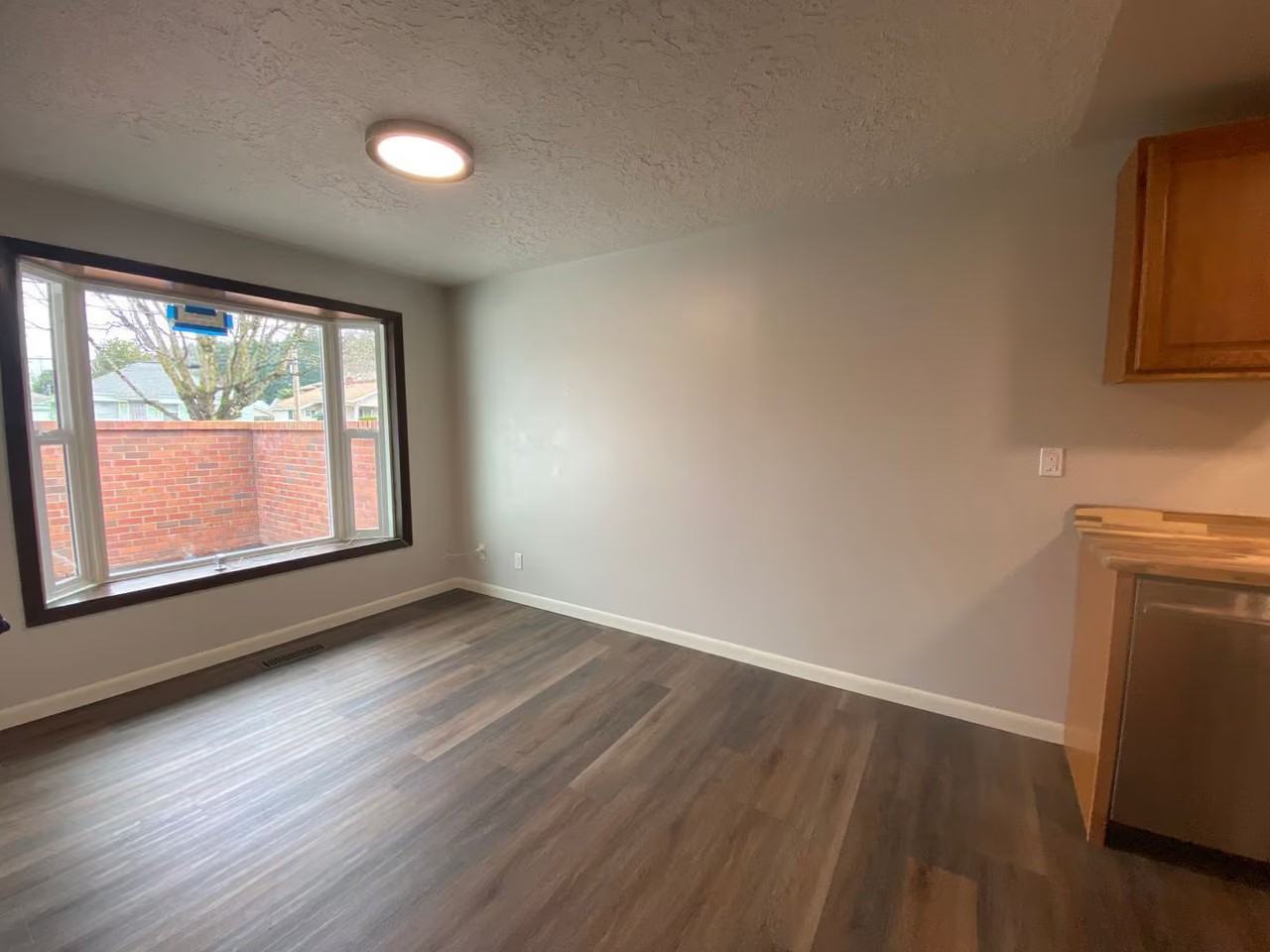 4351 Ne 82nd Ave - Photo 3 of 11