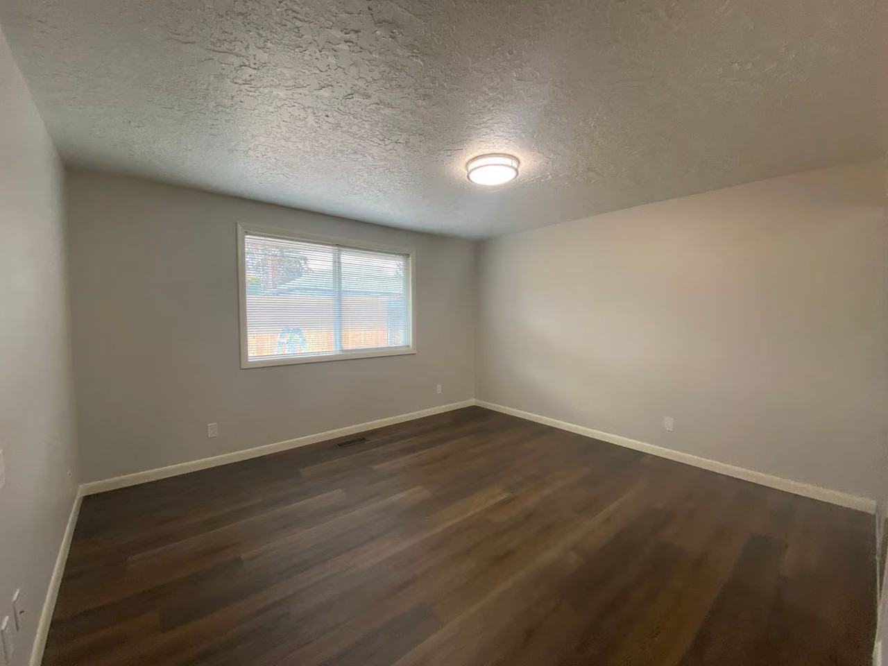 4351 Ne 82nd Ave - Photo 7 of 11