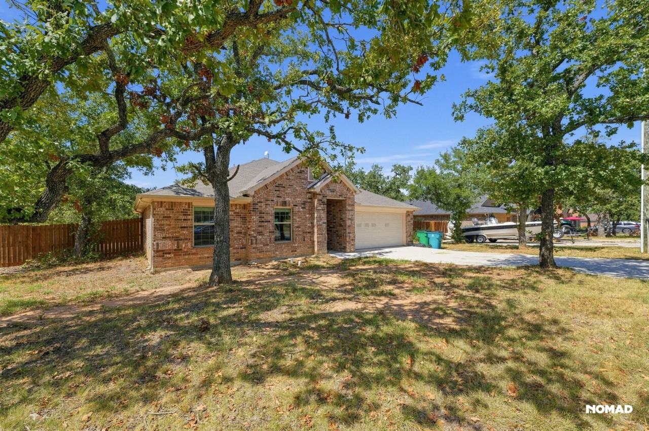 205 Shady Oaks Dr - Photo 2 of 36