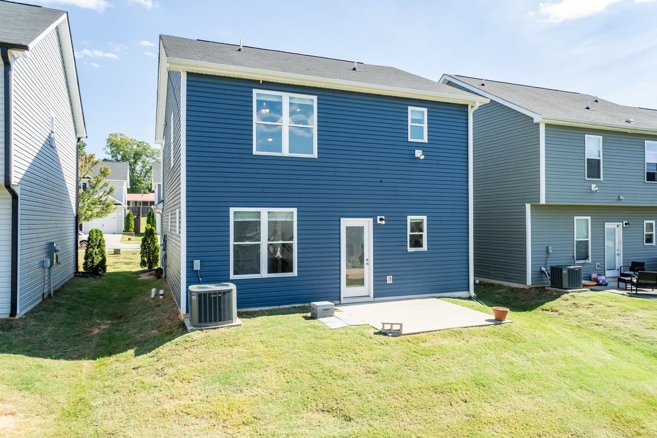 39 Schoolhouse Way - Photo 6 of 27