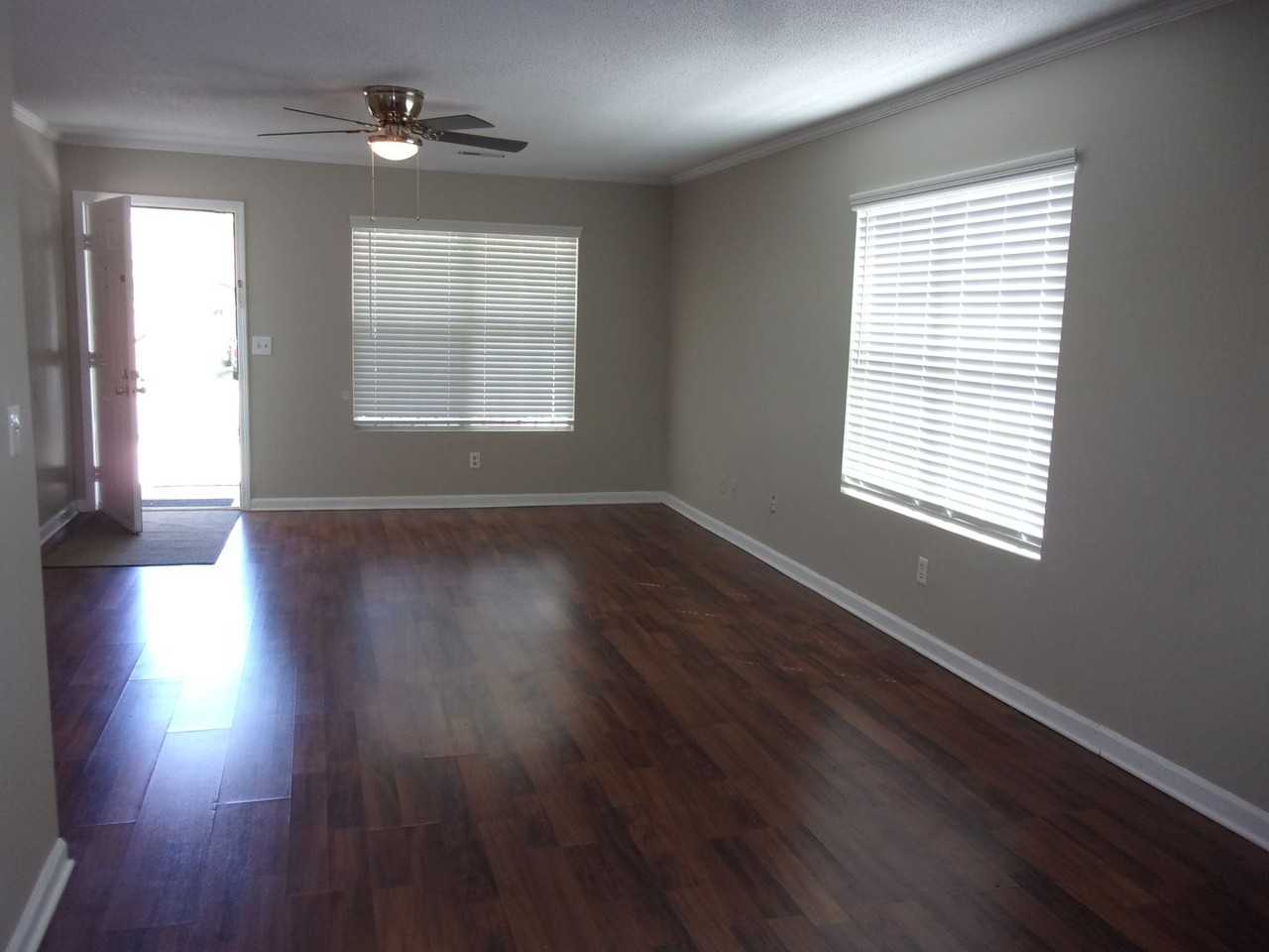 1071 Cherry Meadow Ln - Photo 4 of 13