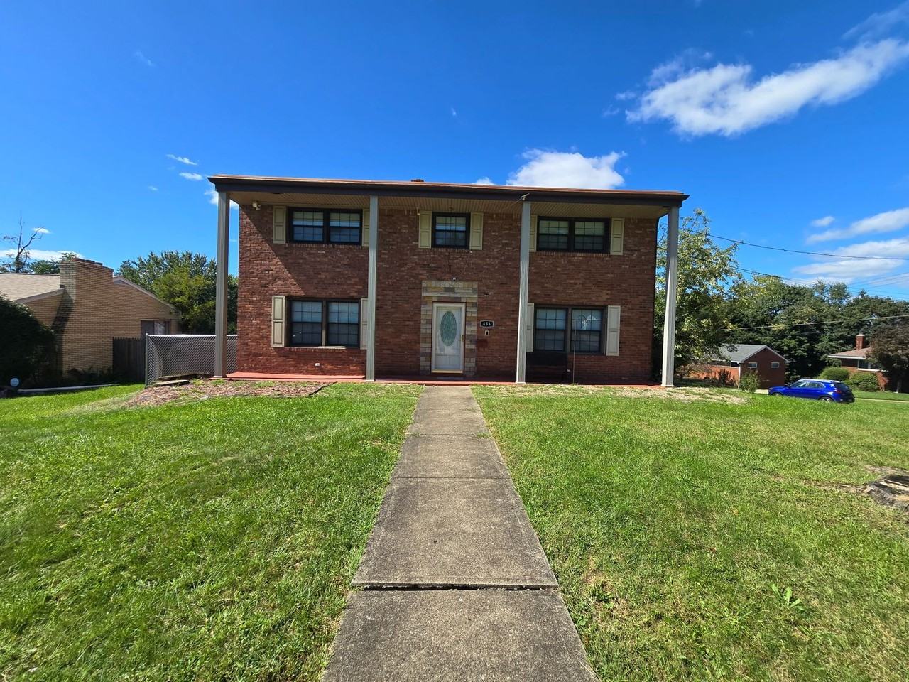 454 Colonial Dr - Photo 2 of 27