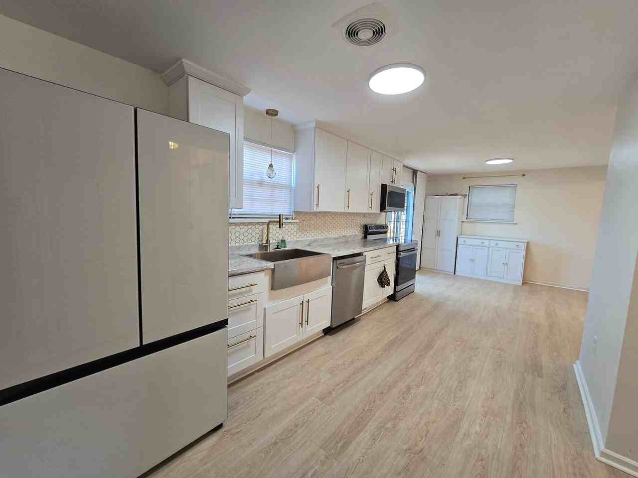 454 Colonial Dr - Photo 6 of 27