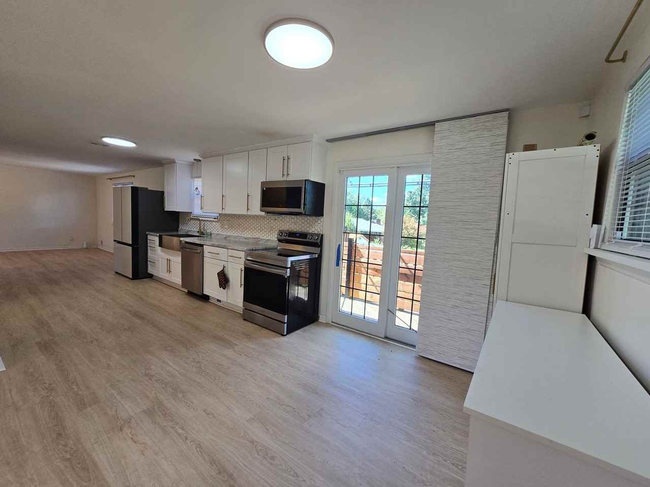 454 Colonial Dr - Photo 7 of 27