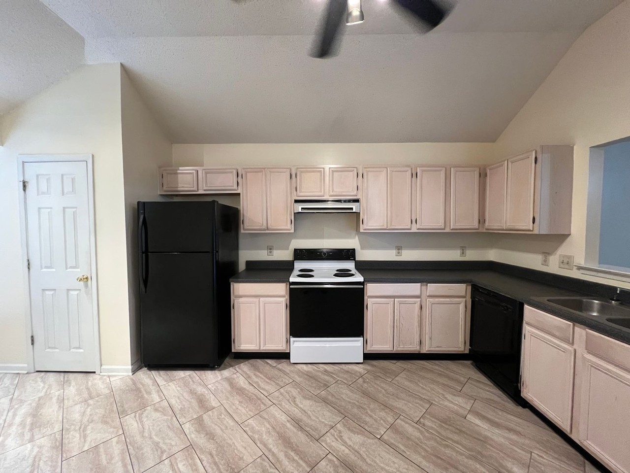 7525 Muirfield Loop - Photo 3 of 15