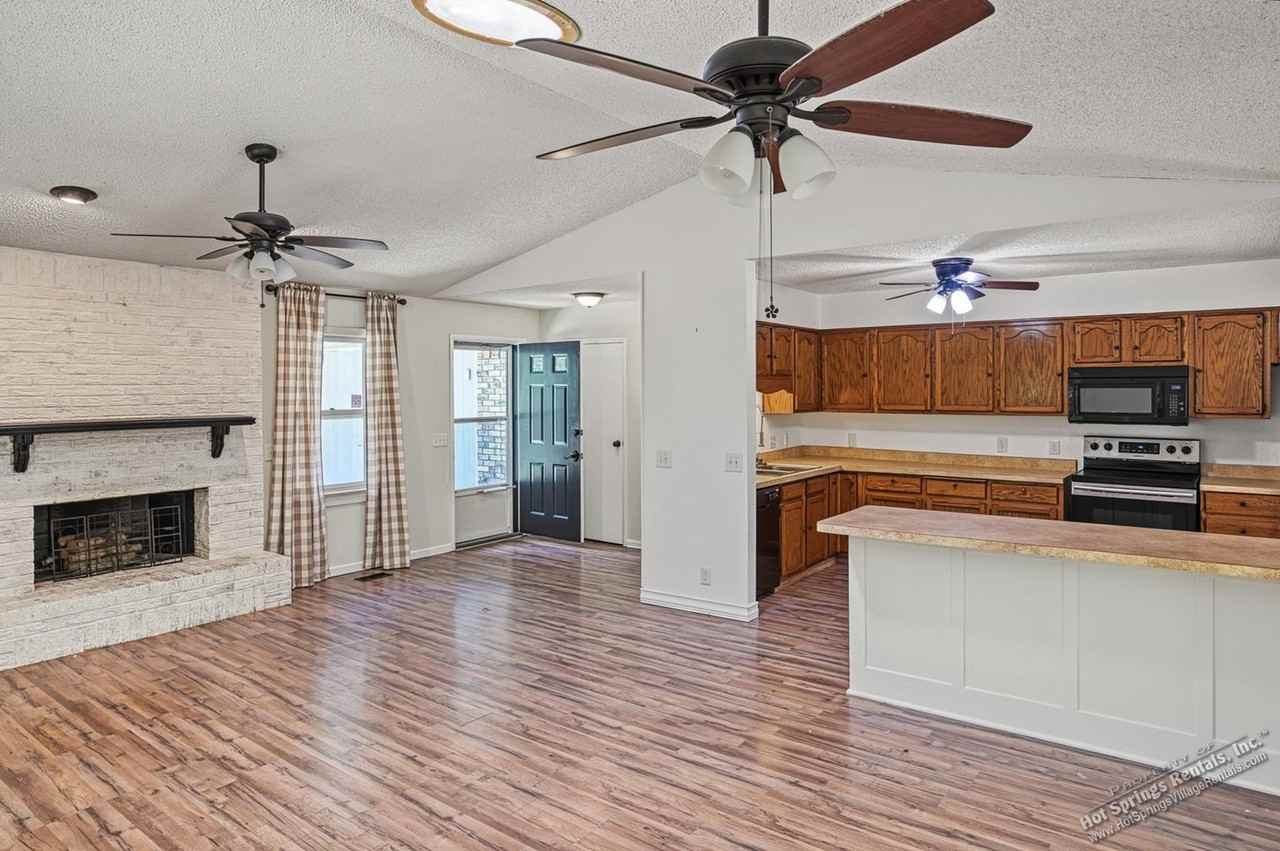 8 Tarifa Ln - Photo 5 of 31
