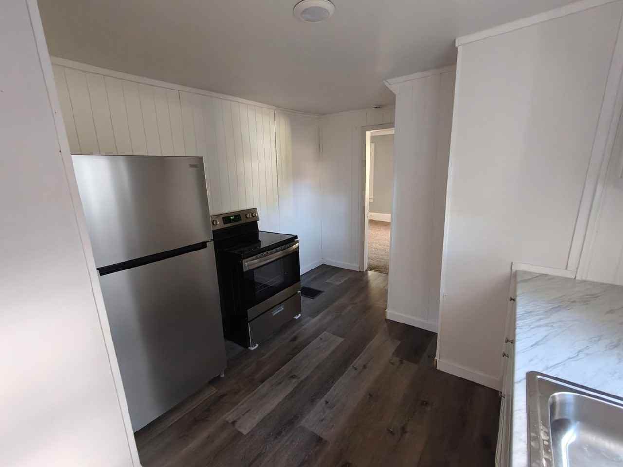 543 Hoye Ave - Photo 4 of 14