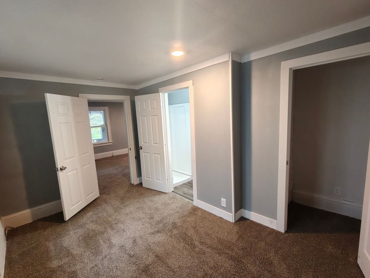 543 Hoye Ave - Photo 7 of 14