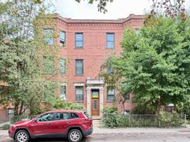 featured image of 833 N Rockwell St #3