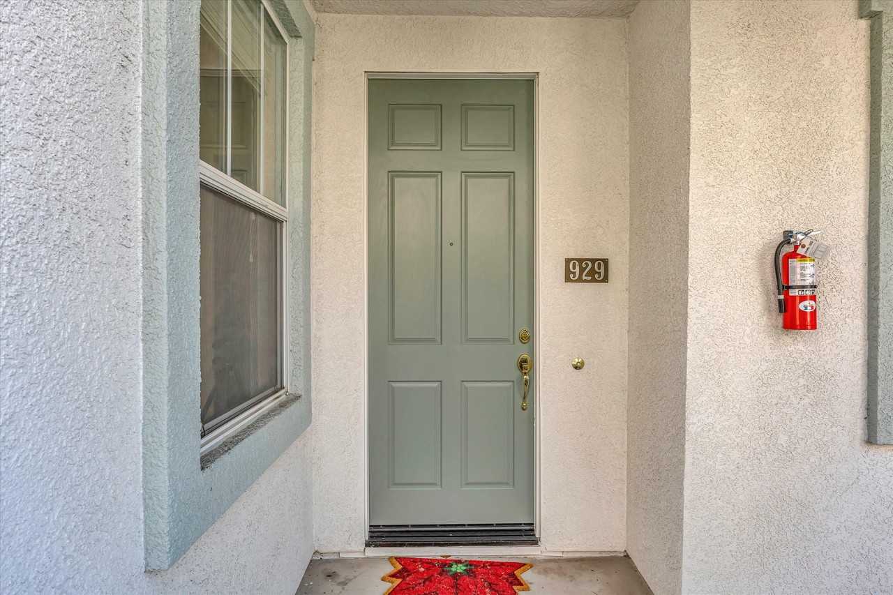 929 Monarch Cir - Photo 3 of 50
