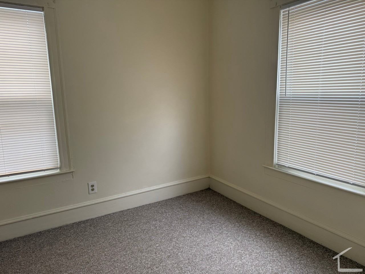 Crescent St #6 - Photo 5 of 11