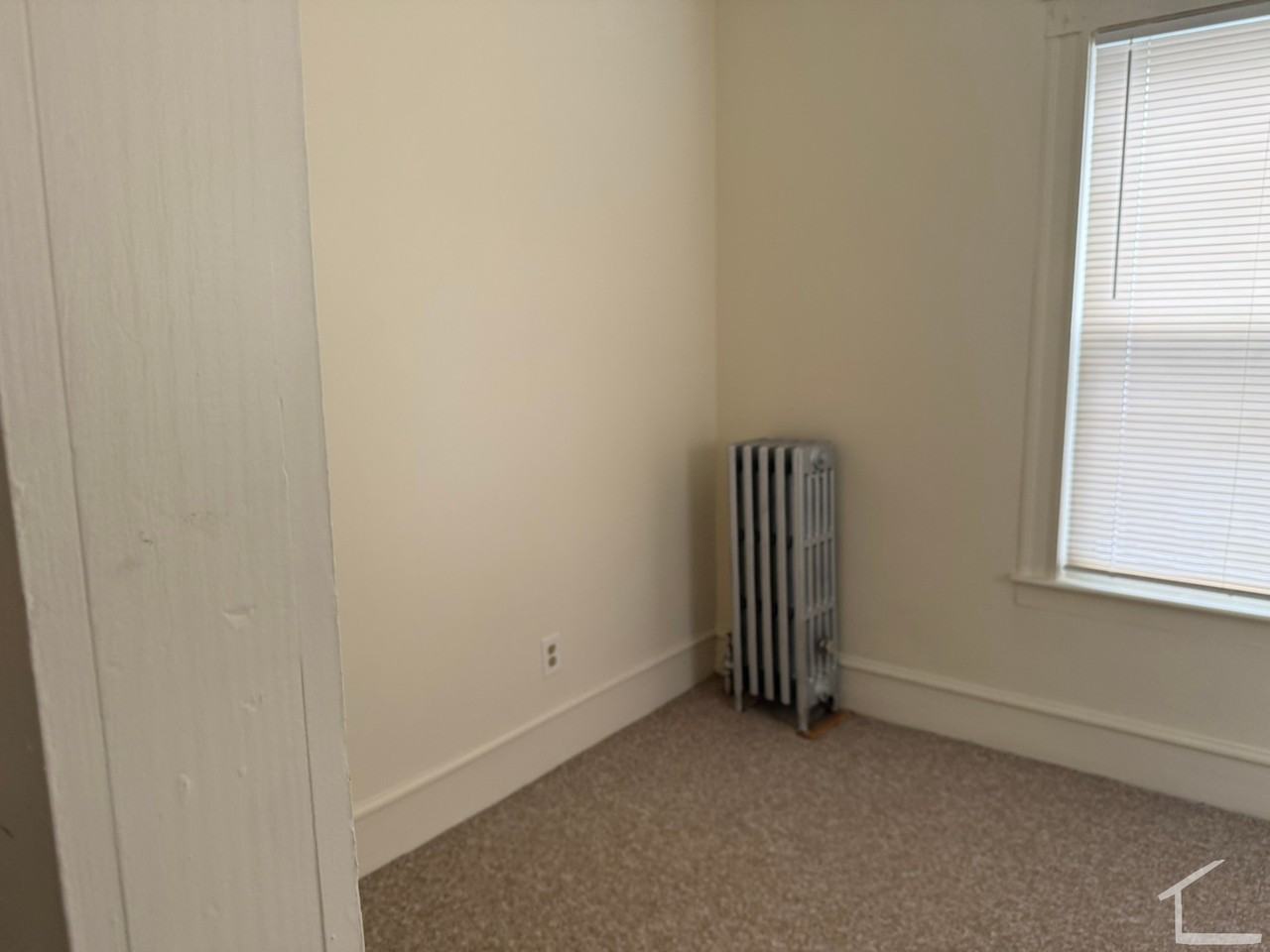 Crescent St #6 - Photo 6 of 11
