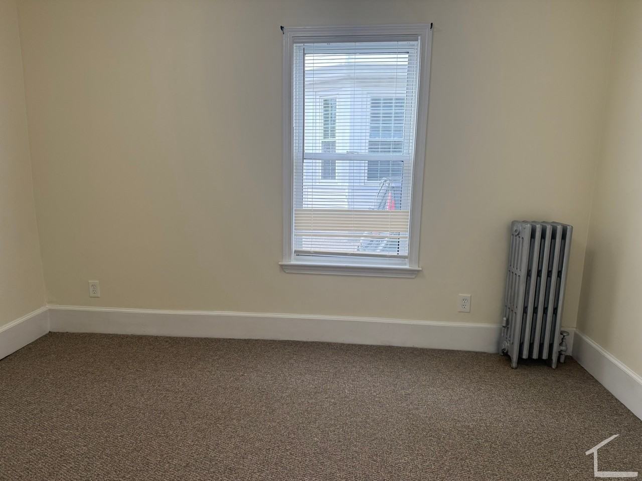 Crescent St #4 - Photo 5 of 15