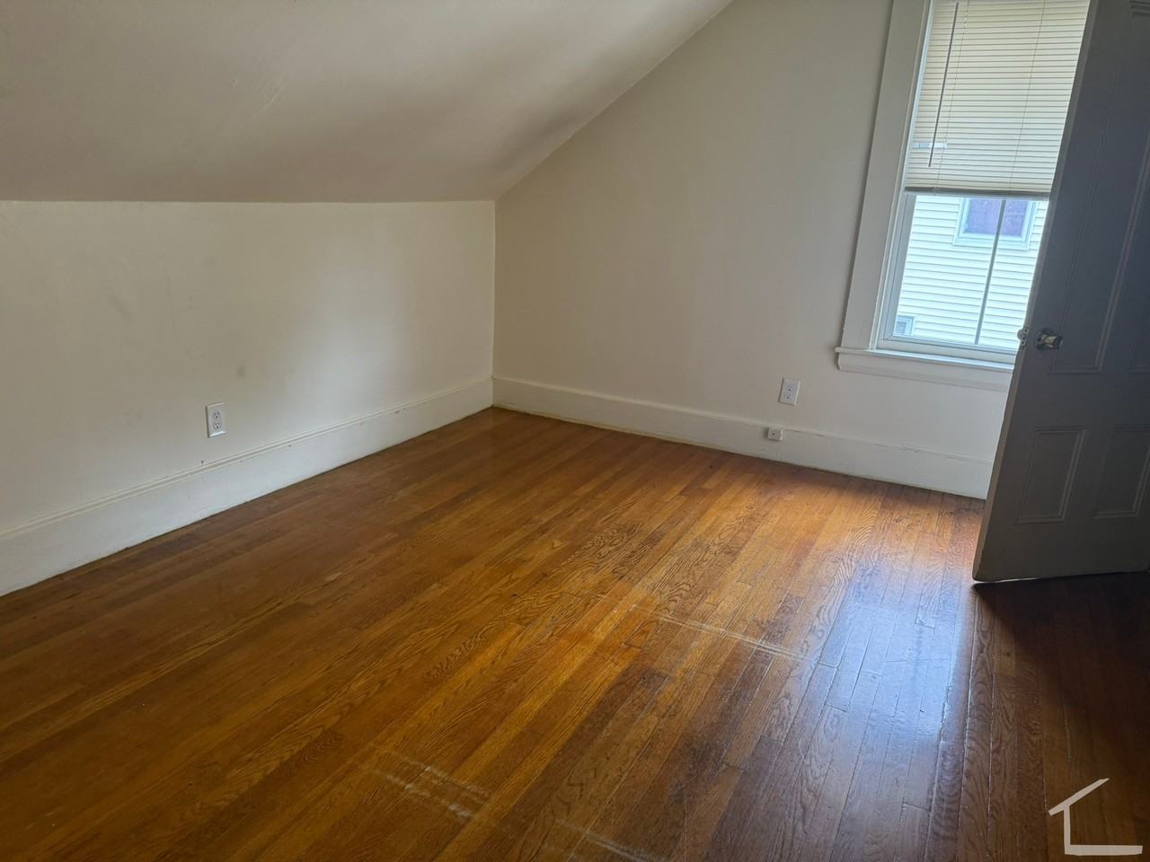 Robbins St #3 - Photo 2 of 9