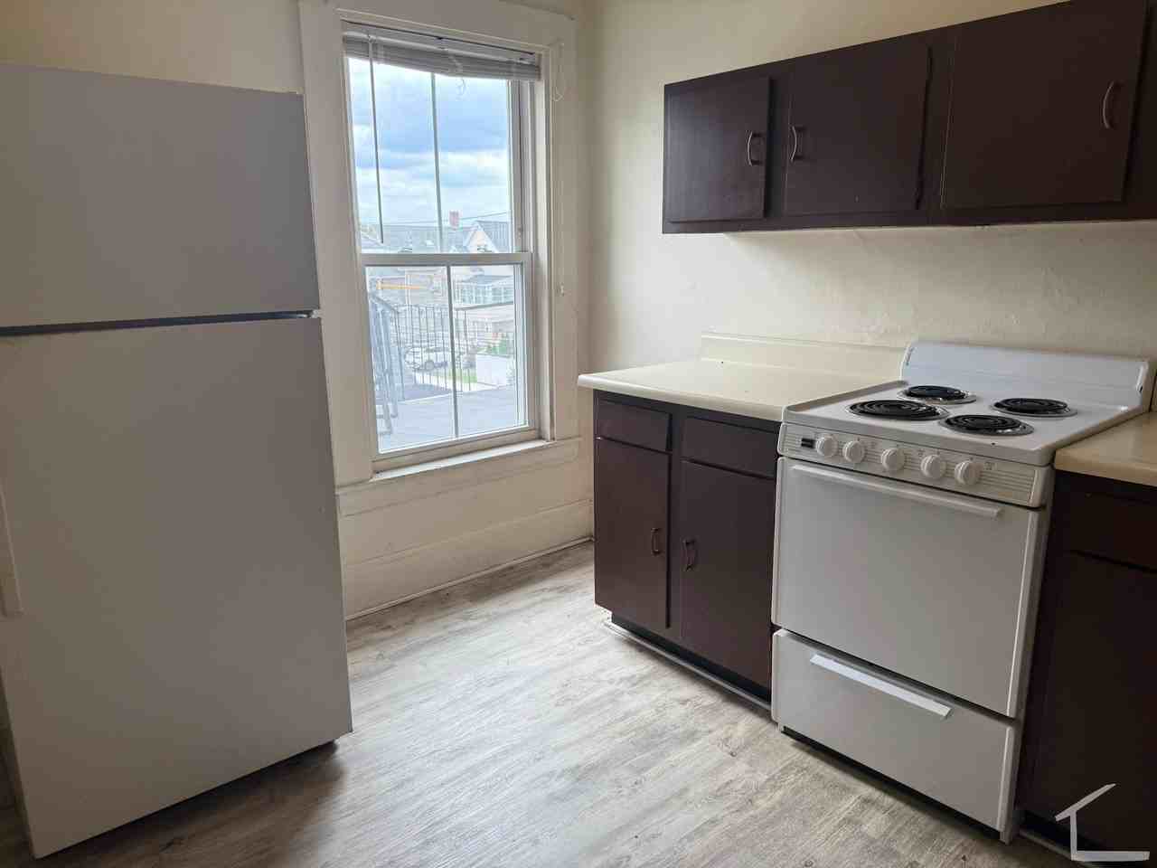Robbins St #3 - Photo 5 of 9