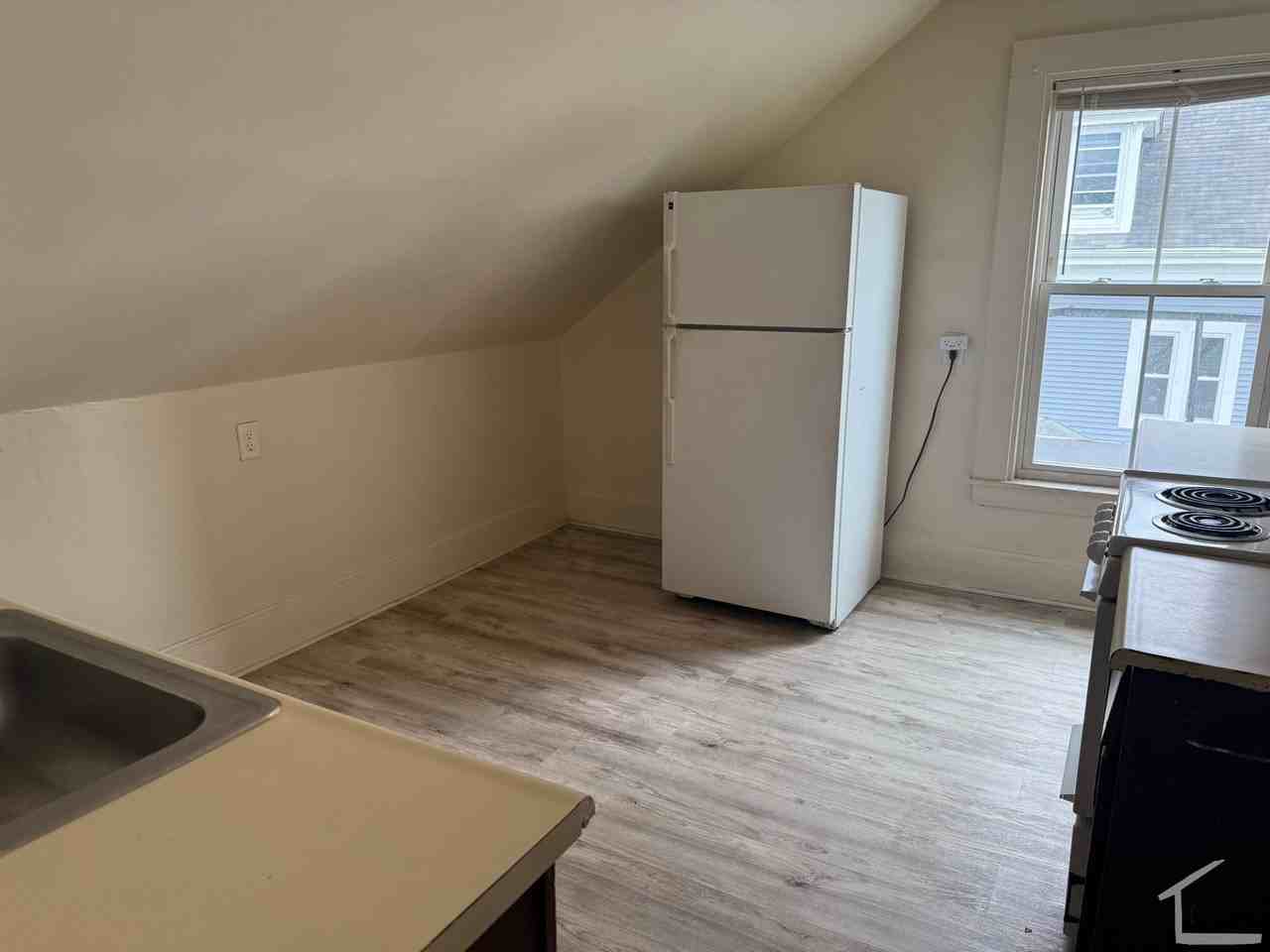 Robbins St #3 - Photo 7 of 9